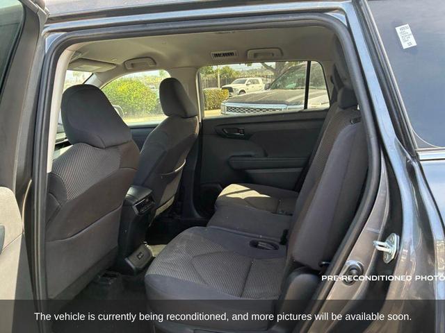 Photo of 2024 Gray Toyota Highlander