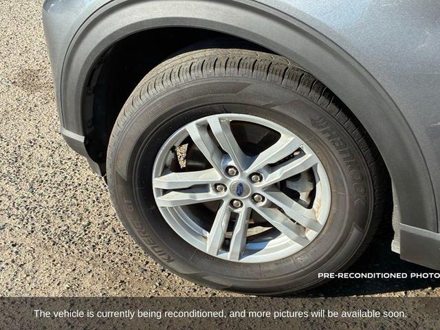 Photo of 2024 Carbonized Gray Metallic Ford Explorer
