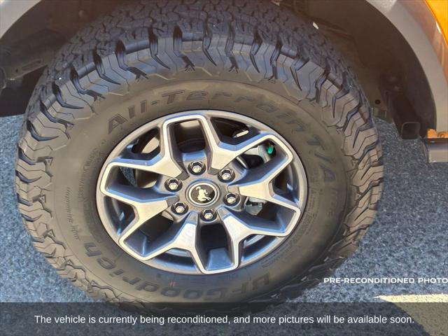 Photo of 2022 Orange Metallic Ford Bronco