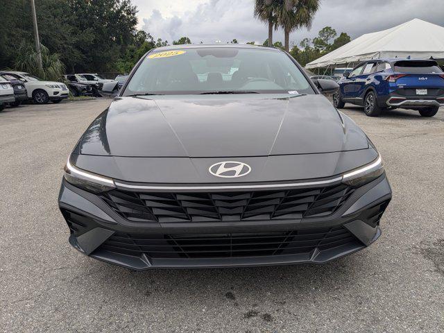 Photo of 2025 Ecotronic Gray Hyundai ELANTRA