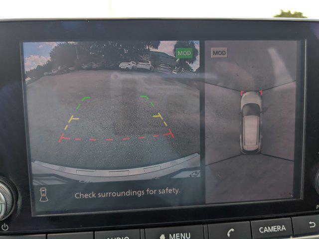 Photo of 2021 Pearl White Tricoat Nissan Rogue