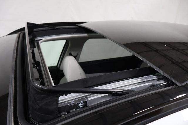 Photo of 2025 Serenity White Pearl Hyundai TUCSON