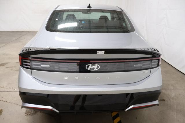 Photo of 2025 Silver Hyundai SONATA Hybrid