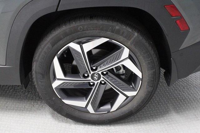 Photo of 2023 Amazon Gray Hyundai TUCSON
