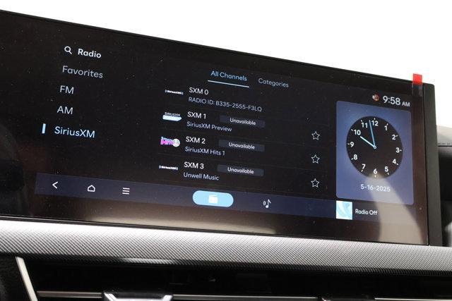 Photo of 2025 Silver Hyundai SONATA Hybrid