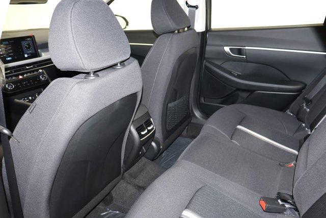 Photo of 2025 Silver Hyundai SONATA Hybrid