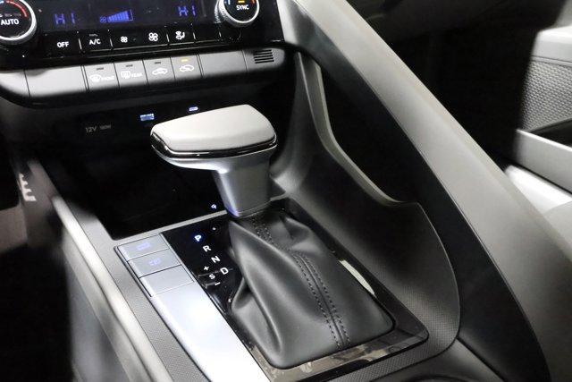 Photo of 2025 Fluid Metallic Hyundai ELANTRA