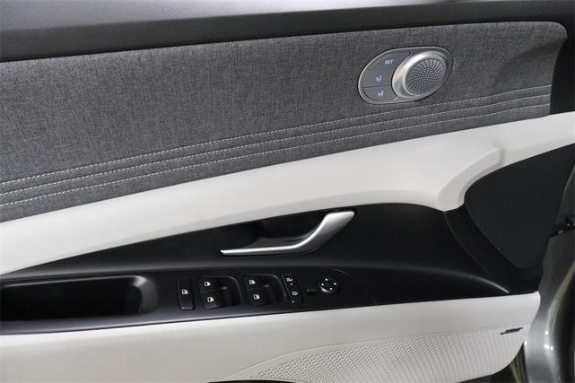 Photo of 2025 Amazon Gray Hyundai ELANTRA HEV