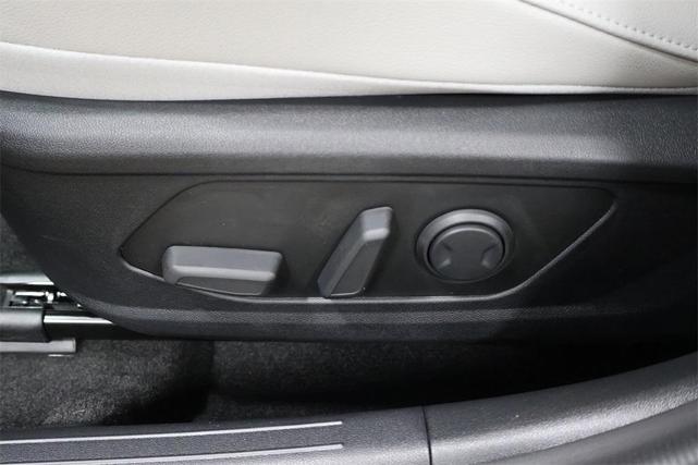 Photo of 2025 Amazon Gray Hyundai ELANTRA HEV
