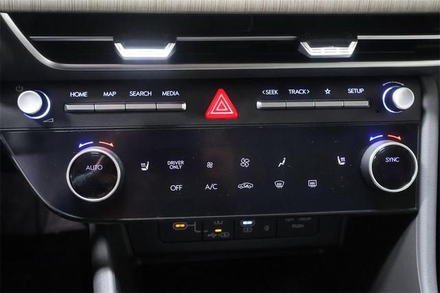 Photo of 2025 White Hyundai SONATA Hybrid