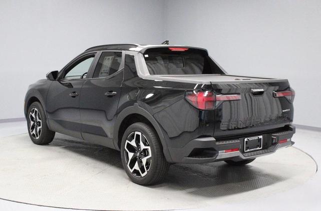 Photo of 2024 Phantom Black Hyundai SANTA CRUZ