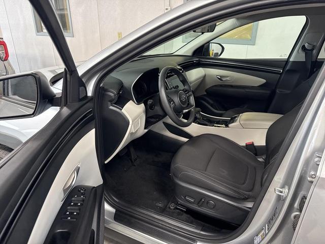 Photo of 2024 Shimmering Silver Hyundai TUCSON