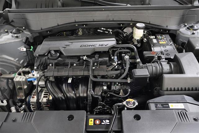 Photo of 2026 Gray Pearl Hyundai KONA