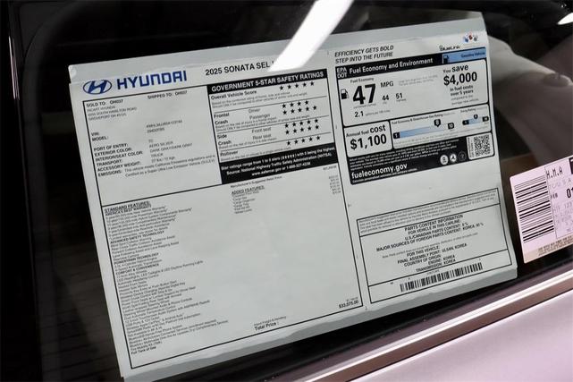 Photo of 2025 Silver Hyundai SONATA Hybrid