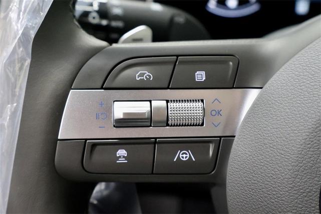 Photo of 2025 Silver Hyundai SONATA Hybrid
