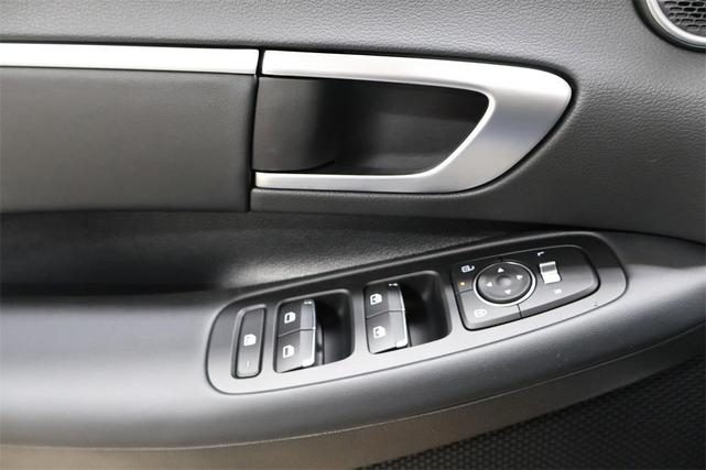 Photo of 2025 Black Hyundai SONATA Hybrid