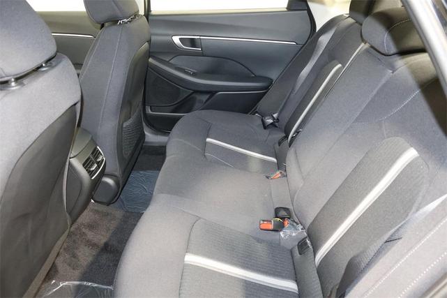Photo of 2025 Black Hyundai SONATA Hybrid