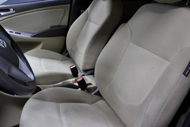 Photo of 2013 Mocha Bronze Hyundai Accent