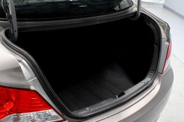 Photo of 2013 Mocha Bronze Hyundai Accent