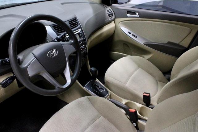 Photo of 2013 Mocha Bronze Hyundai Accent