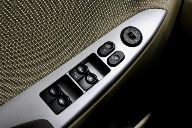 Photo of 2013 Mocha Bronze Hyundai Accent
