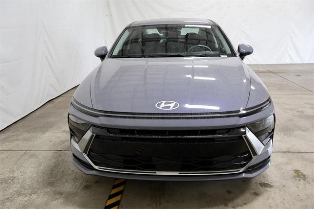 Photo of 2025 Blue Hyundai SONATA Hybrid
