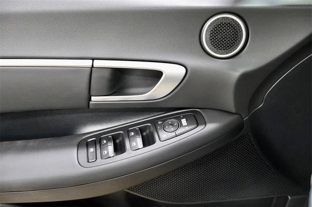 Photo of 2025 Blue Hyundai SONATA Hybrid