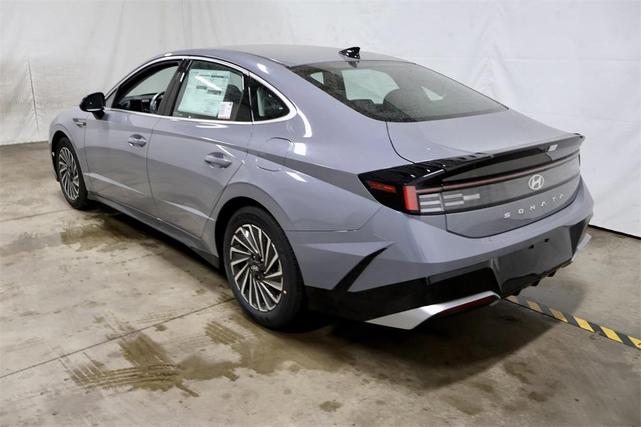 Photo of 2025 Blue Hyundai SONATA Hybrid