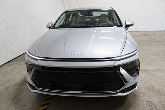 Photo of 2025 Silver Hyundai SONATA