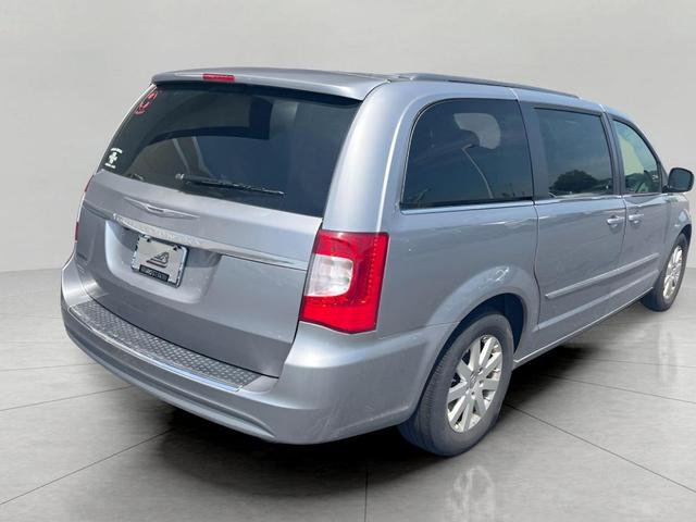 Photo of 2016  Chrysler Town & Country