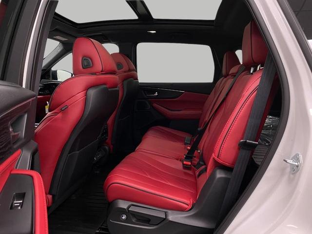 Photo of 2025 Platinum White Pearl Acura MDX
