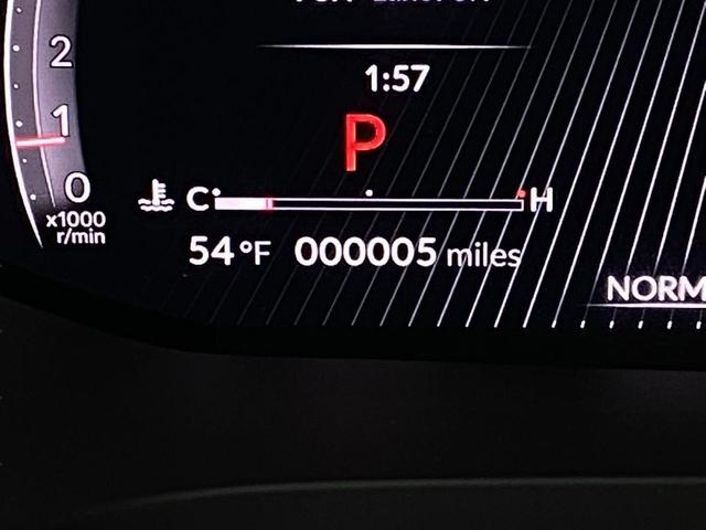 Photo of 2025 Platinum White Pearl Acura MDX