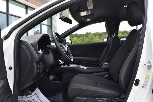 Photo of 2022 Platinum White Pearl Honda HR-V