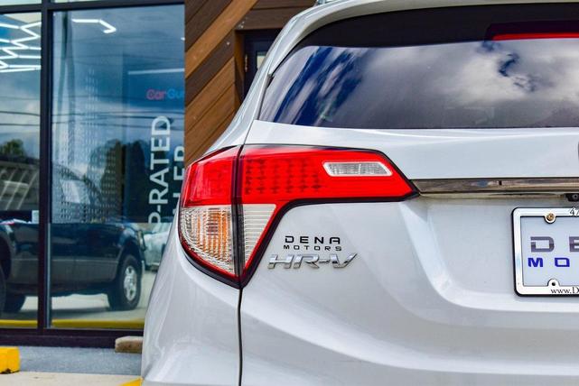Photo of 2022 Platinum White Pearl Honda HR-V