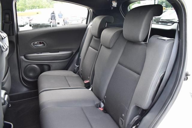 Photo of 2022 Platinum White Pearl Honda HR-V