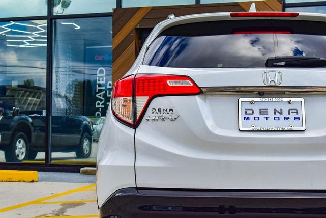 Photo of 2022 Platinum White Pearl Honda HR-V
