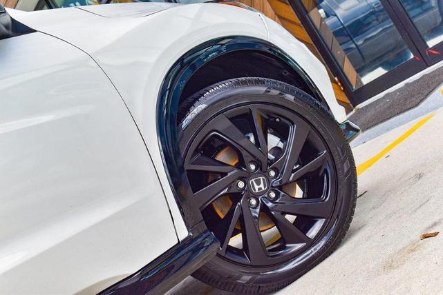 Photo of 2022 Platinum White Pearl Honda HR-V