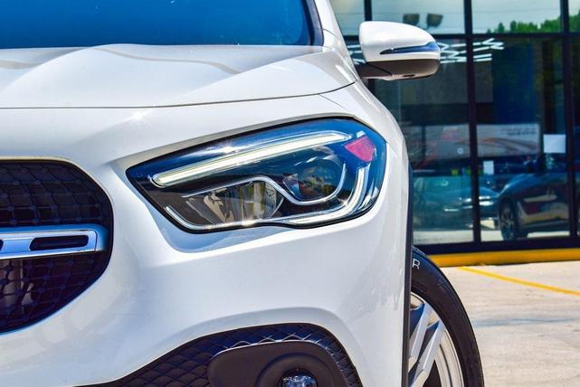 Photo of 2021 White Mercedes-Benz GLA 250