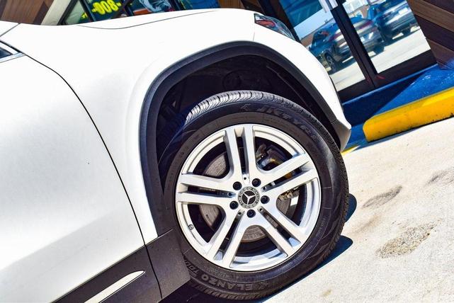 Photo of 2021 White Mercedes-Benz GLA 250