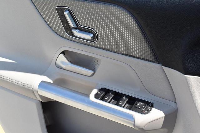 Photo of 2021 White Mercedes-Benz GLA 250