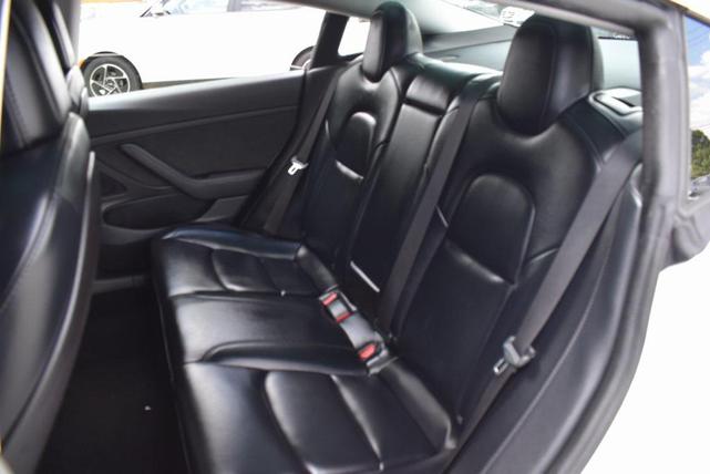 Photo of 2020 Whiteq Tesla Model 3