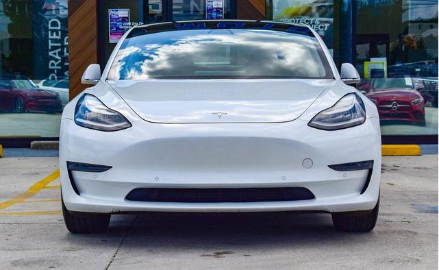 Photo of 2020 Whiteq Tesla Model 3