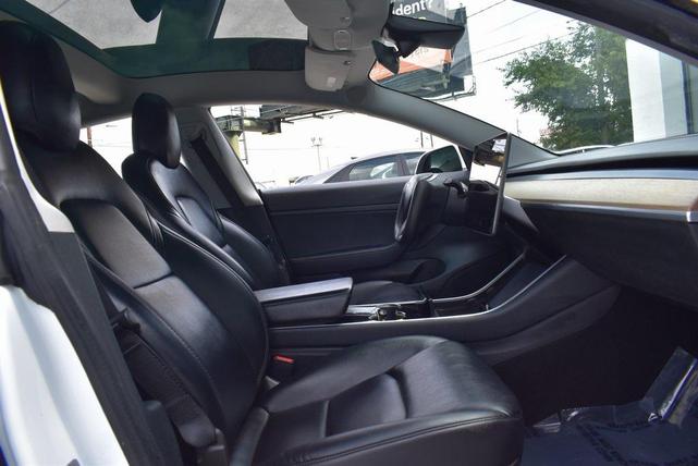 Photo of 2020 Whiteq Tesla Model 3