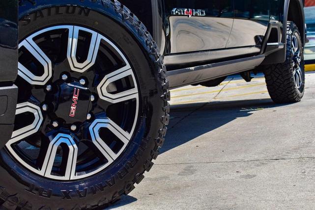 Photo of 2022 Onyx Black GMC Sierra 2500