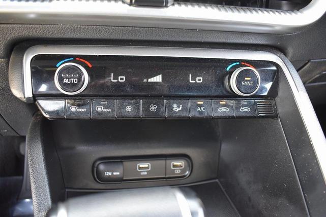 Photo of 2022 Glacial White Pearl Kia K5