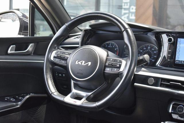 Photo of 2022 Glacial White Pearl Kia K5