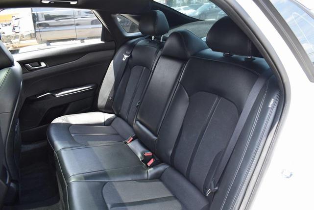 Photo of 2022 Glacial White Pearl Kia K5