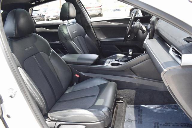 Photo of 2022 Glacial White Pearl Kia K5