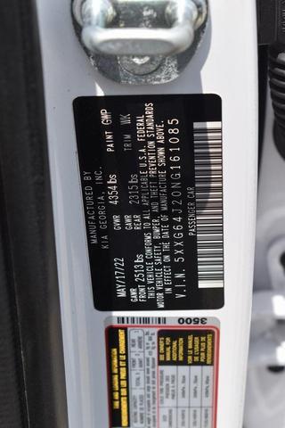 Photo of 2022 Glacial White Pearl Kia K5