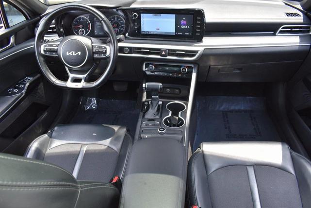 Photo of 2022 Glacial White Pearl Kia K5
